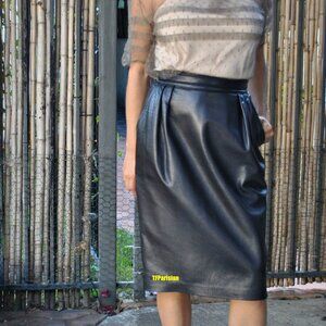 STUNNING Emanuel Ungaro Leather Skirt size 6- MADE IN ITALY